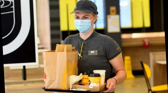 美国新冠病例激增麦当劳恢复强制戴口罩要求